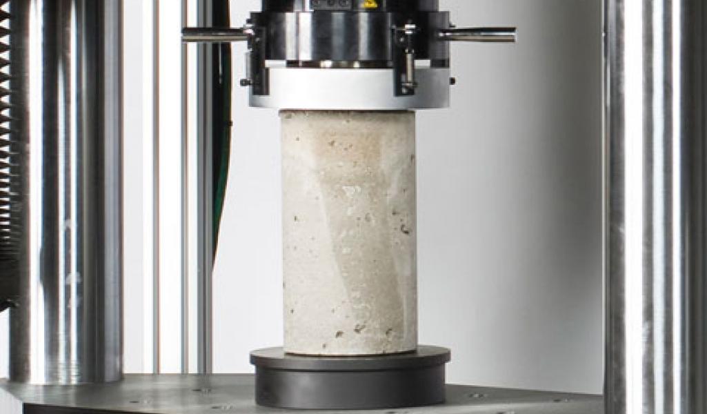 Essais de compression sur carottes béton