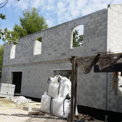 Projet d'extension d'un bâtiment à Grambois (84)